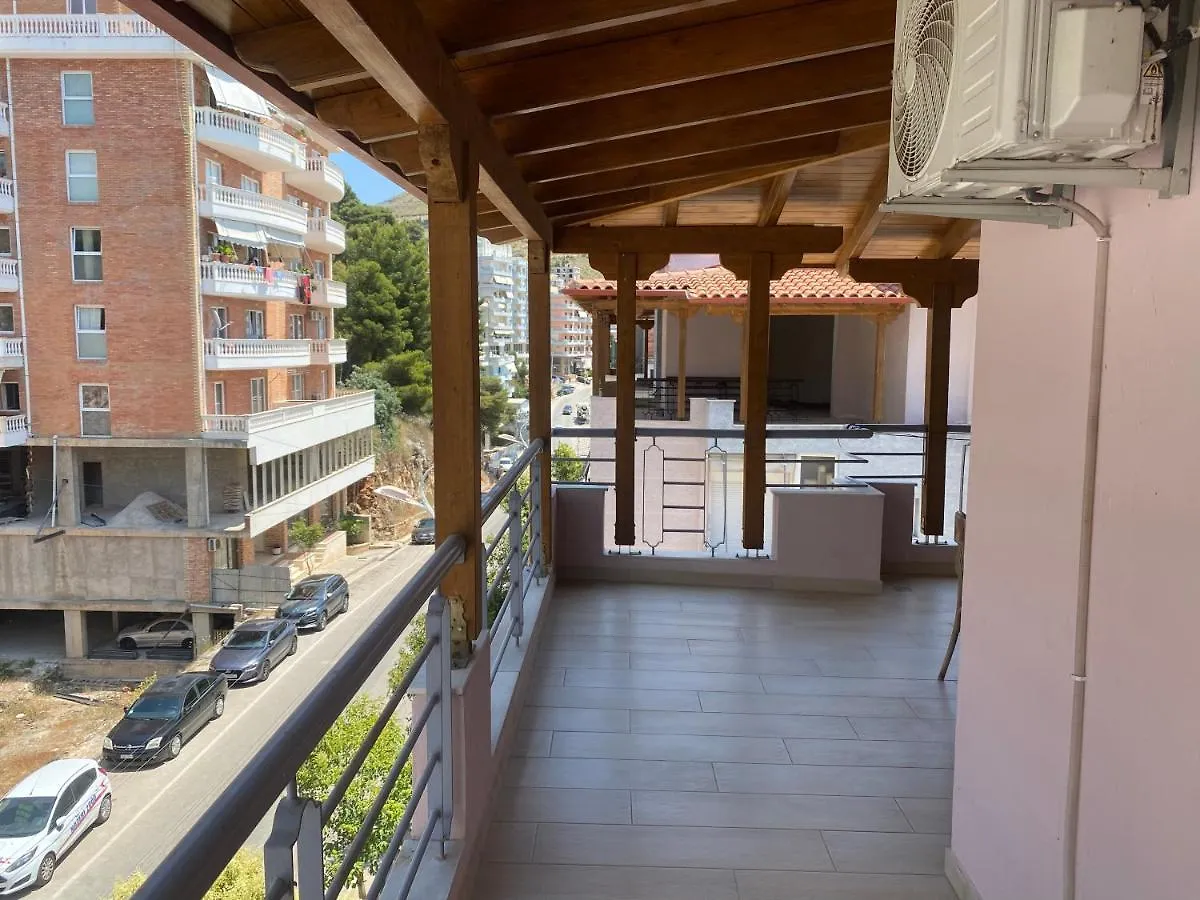 Blue Breeze Attic Apartments Sarandë