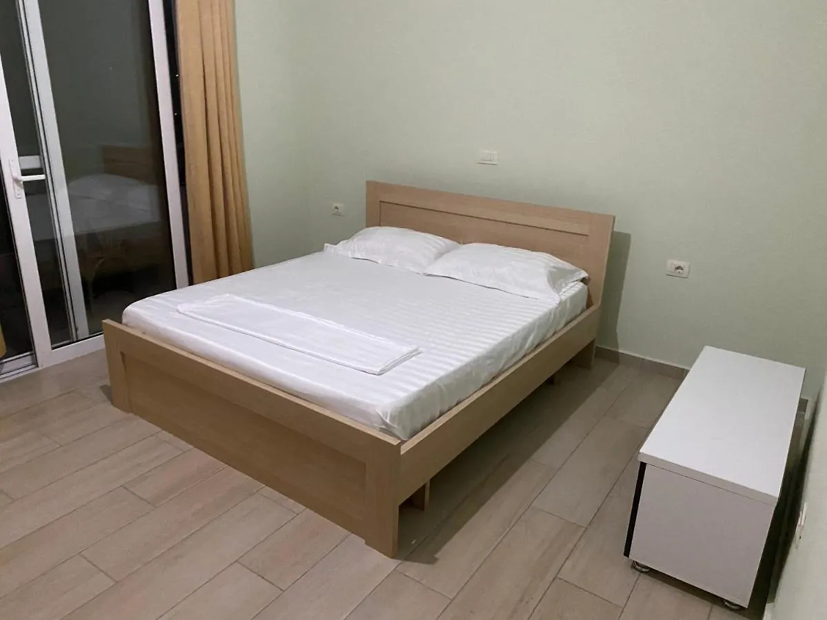 Blue Breeze Attic Apartments Sarandë