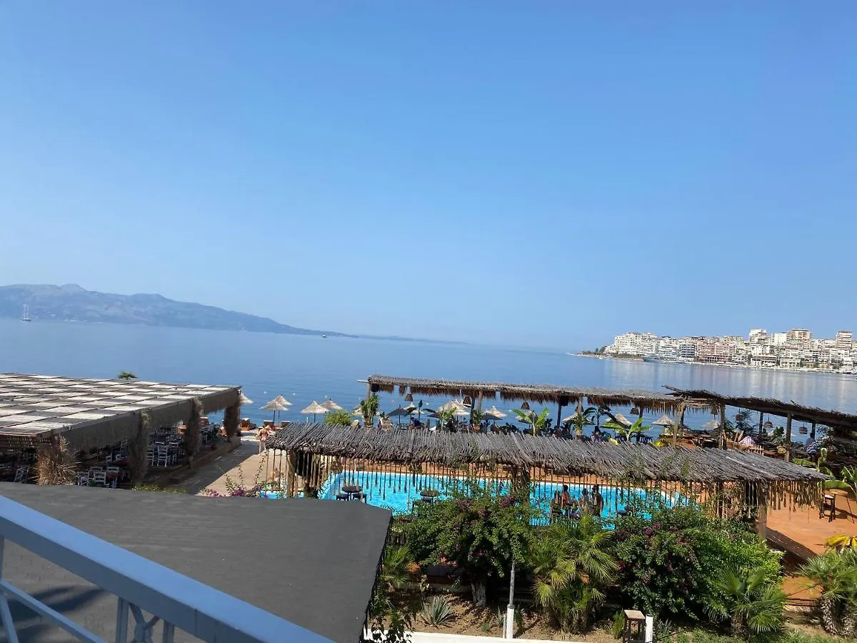 Blue Breeze Attic Apartments Sarandë