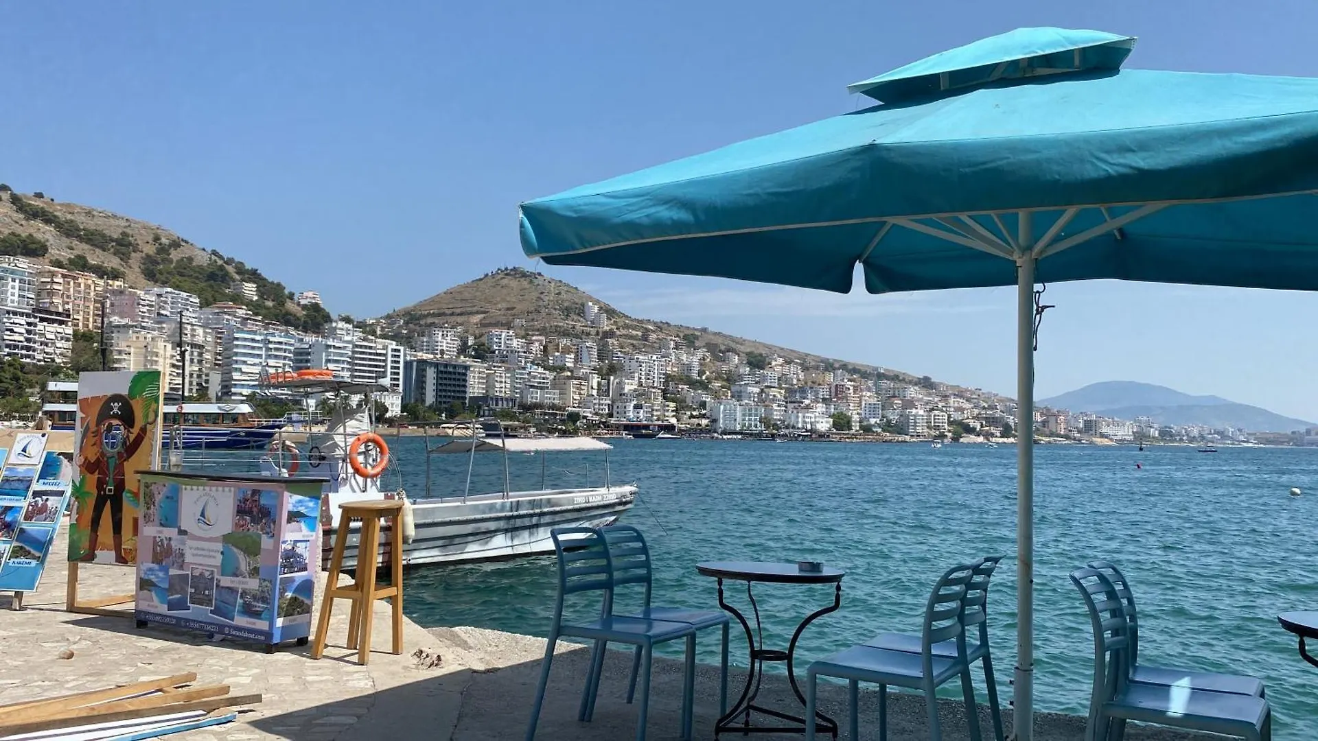 Blue Breeze Attic Apartments Sarandë
