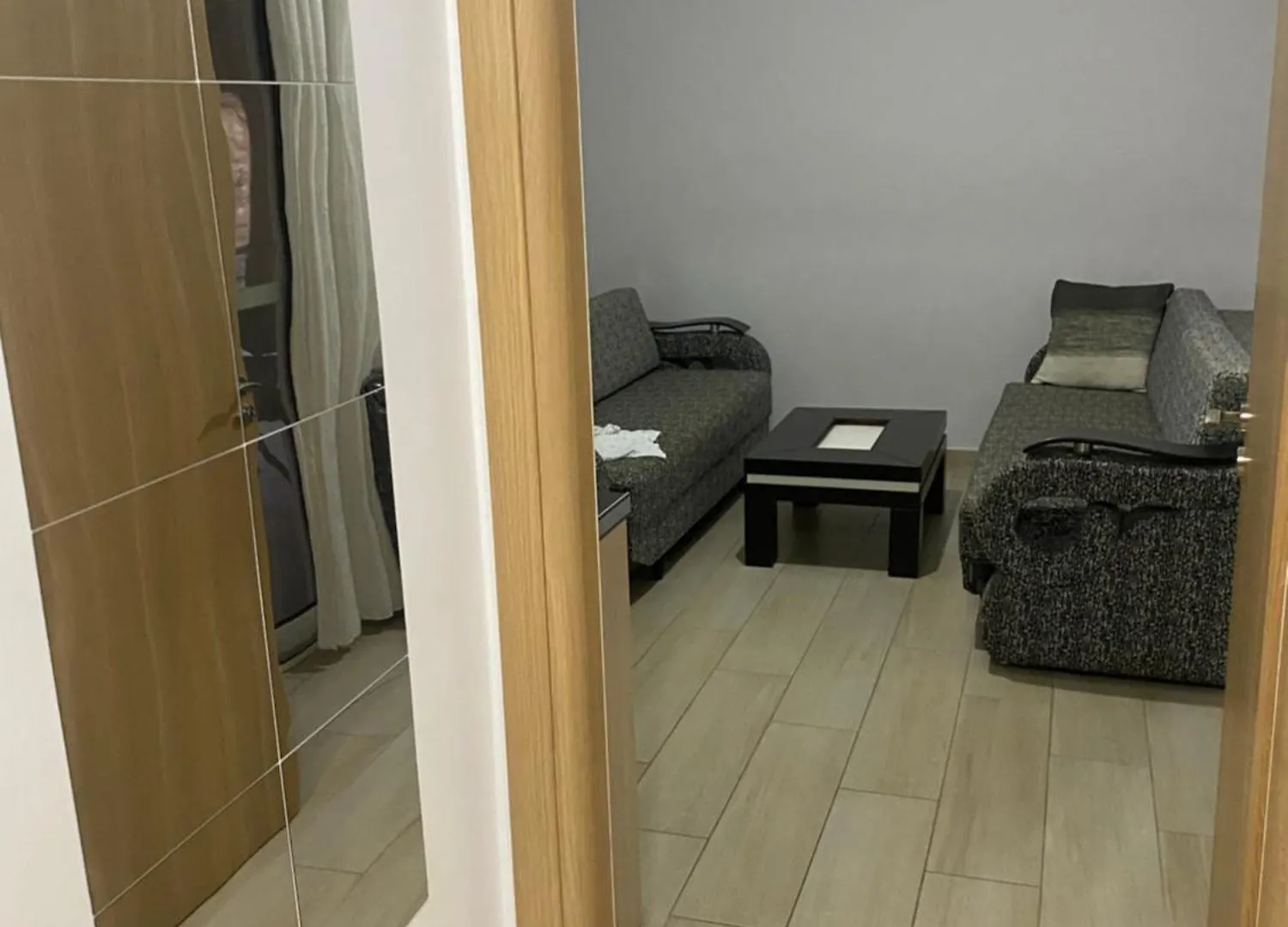 Blue Breeze Attic Apartments Sarandë